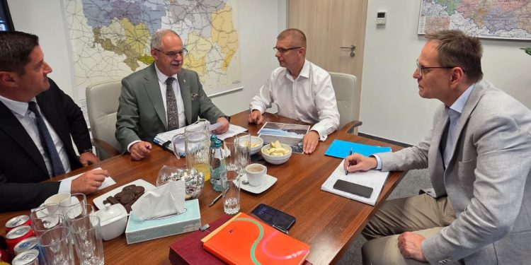 O przyszłości suwalskiego dworca rozmawiali w Warszawie 1 źródło: UM Suwałki
