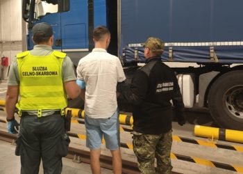 Kierowca szmuglujący 54 obcokrajowców nie działał sam 2 Fot. Podlaski Oddział Straży Granicznej