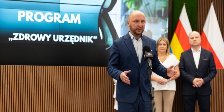 Marszałek zadba o zdrowie urzędników 1 735958922 1544108440453366 1964339834467736672 n