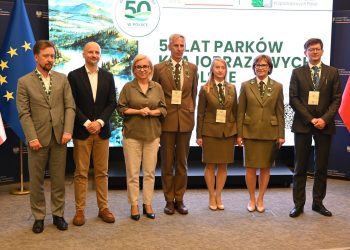 Odznaczenie dla dyrektor Suwalskiego Parku Krajobrazowego 2 źródło: Suwalski Park Krajobrazowy