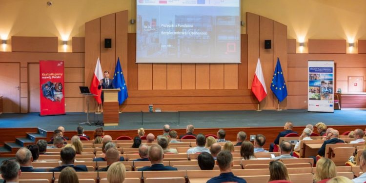 23 mld zł dla przedsiębiorców i samorządowców. Rusza Fundusz Bezpieczeństwa i Obronności 1 PUW