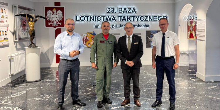 O kolejnych edycjach Air Show rozmawiali w Mińsku Mazowieckim 1 źródło: UM Suwałki