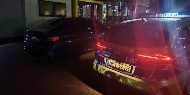21-letni kierowca BMW słono zapłacił za "driftowanie" 1 zdj. KPP w Węgorzewie