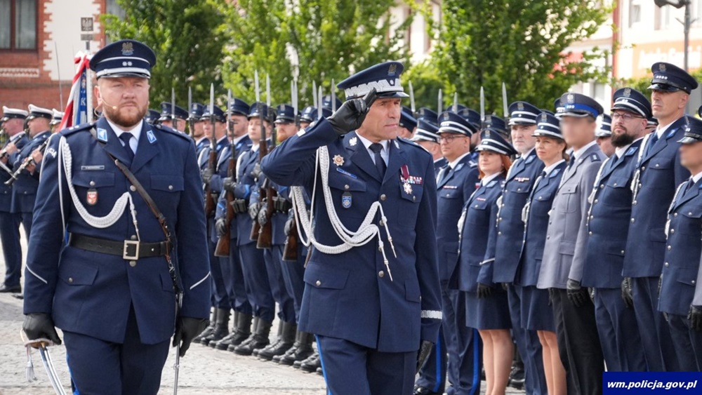 Komenda Powiatowa Policji w Piszu ma swój sztandar 2 p3