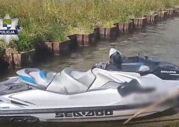 Policjanci odzyskali skradzione skutery wodne o wartości niemal pół miliona złotych 31 zdj. KPP w Giżycku