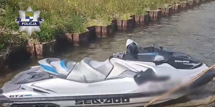 Policjanci odzyskali skradzione skutery wodne o wartości niemal pół miliona złotych 1 zdj. KPP w Giżycku