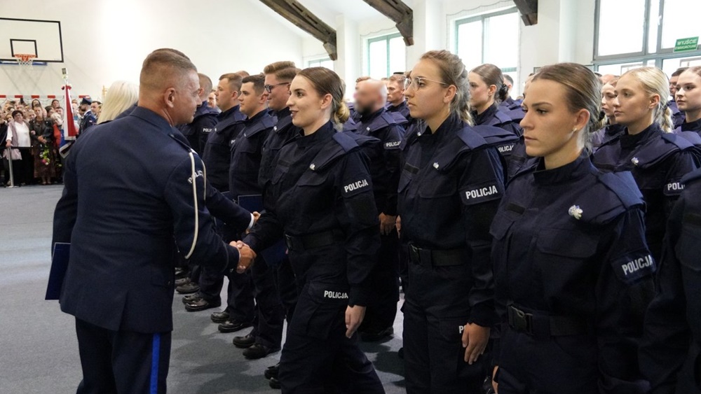 87 nowych policjantów w warmińsko-mazurskim garnizonie 7 zdj. KWP w Olsztynie 10