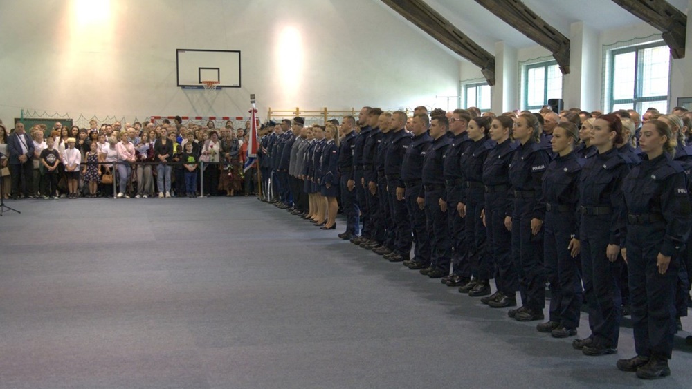 87 nowych policjantów w warmińsko-mazurskim garnizonie 4 zdj. KWP w Olsztynie 5