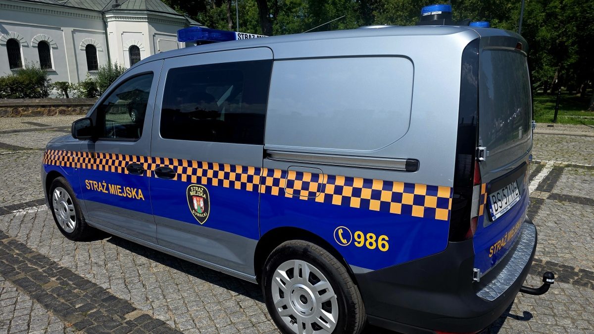 Nowy radiowóz dla suwalskiej Straży Miejskiej 2 003 e1785843013373