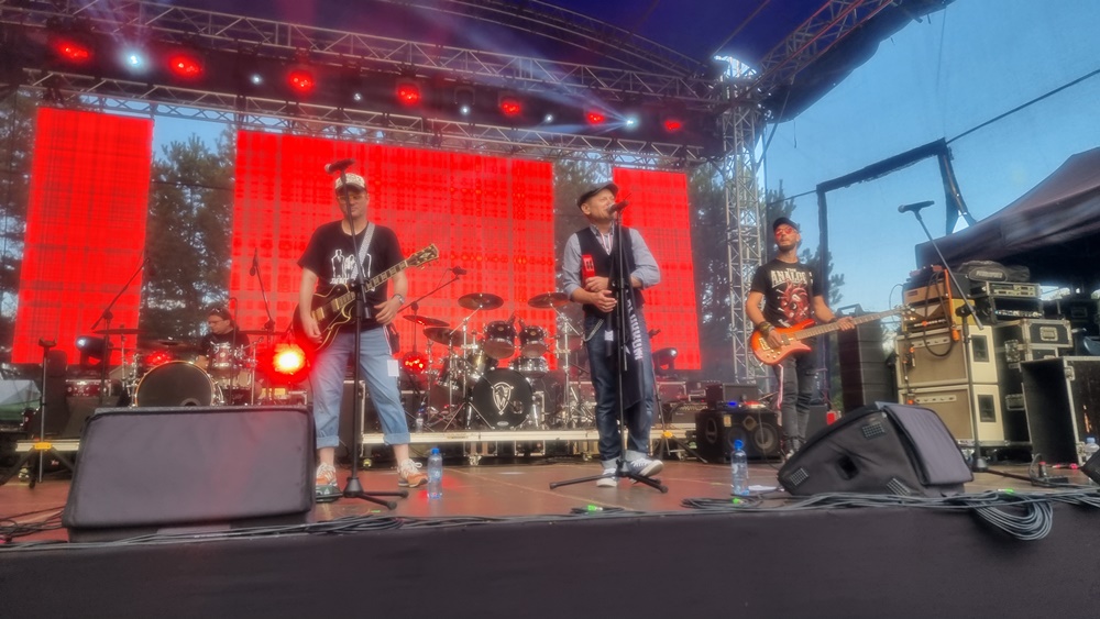 Rock i szanty w malowniczej scenerii Jeziora Serwy. Trwa RockWater Festival 6 1000049517