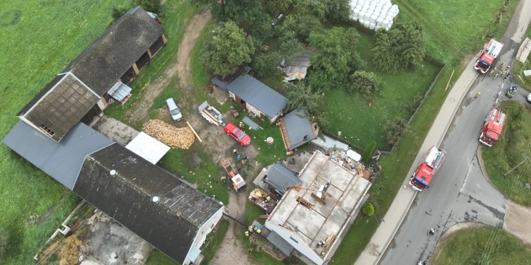 Skutki burz i silnych porywów wiatru 1 3