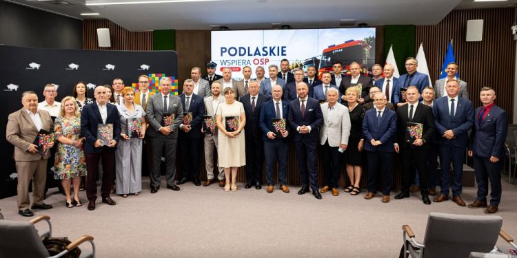 Strażacy ochotnicy ze wsparciem marszałka 1 UMWP
