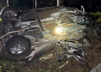 Tragiczny wypadek – samochod uderzyl w drzewo 2