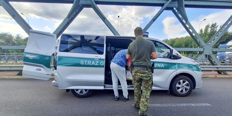 Kolejne deportacje obcokrajowców, którzy mieli zatarg z prawem 1 zdj. W-MOSG