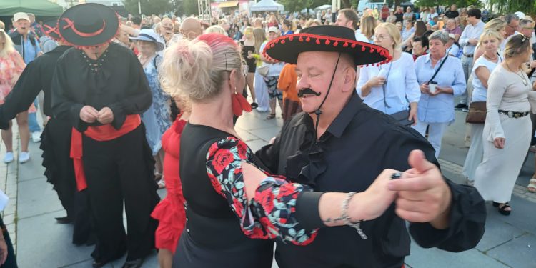 Potańcówka na zakończenie Dni Suwałk 1 d499c118 71dc 4fdd 8e26 f9853ad7dd51