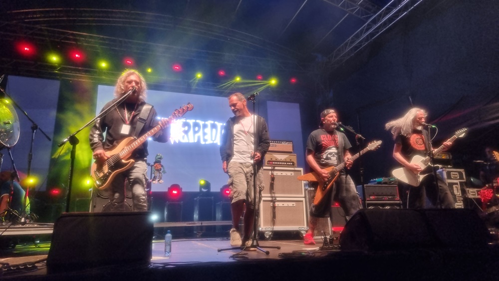 Rock i szanty w malowniczej scenerii Jeziora Serwy. Trwa RockWater Festival 2 glowne