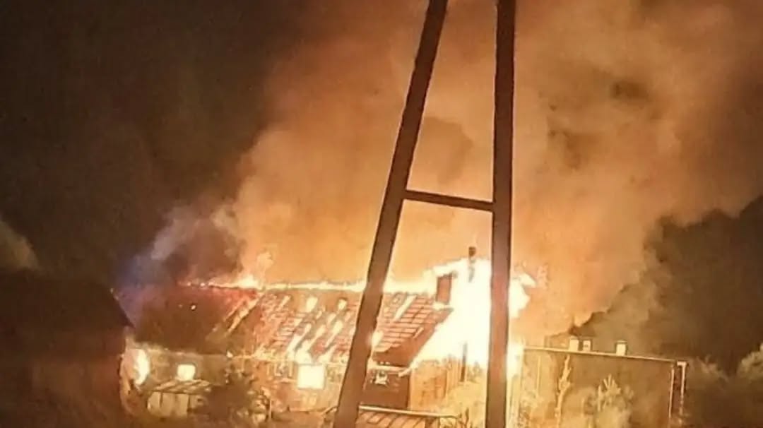 Ogień pochłonął suszarnię, budynek gospodarczy i maszyny. Straty na ponad 1,3 mln zł 3 kr1