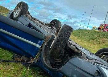 Osobówka dachowała na S61. Trzy osoby w szpitalu 5 Fot. OSP KSRG Nowa Wieś Ełcka