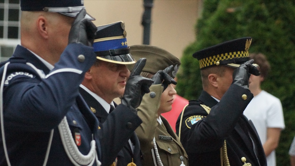 Uroczystość w godzinę wybuchu Powstania Warszawskiego 20 warszawskie 21