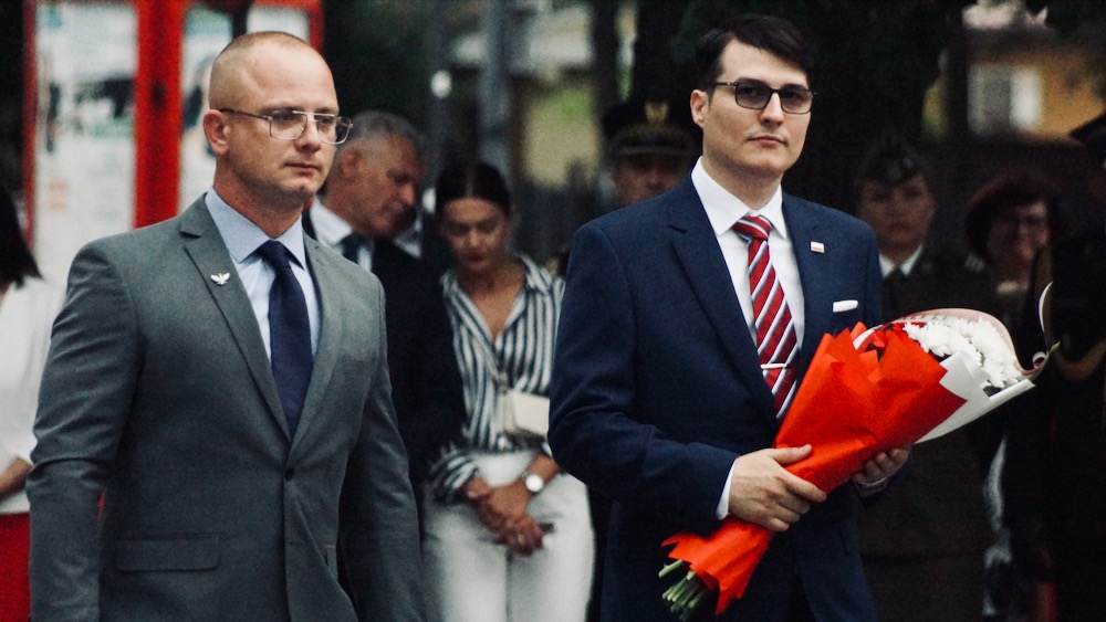 Uroczystość w godzinę wybuchu Powstania Warszawskiego 27 warszawskie 28