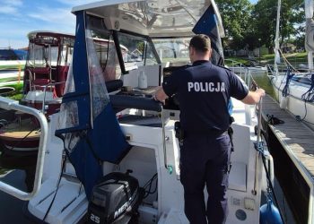 Na łodzi wybuchła butla z gazem 2 zdj. KPP w Węgorzewie
