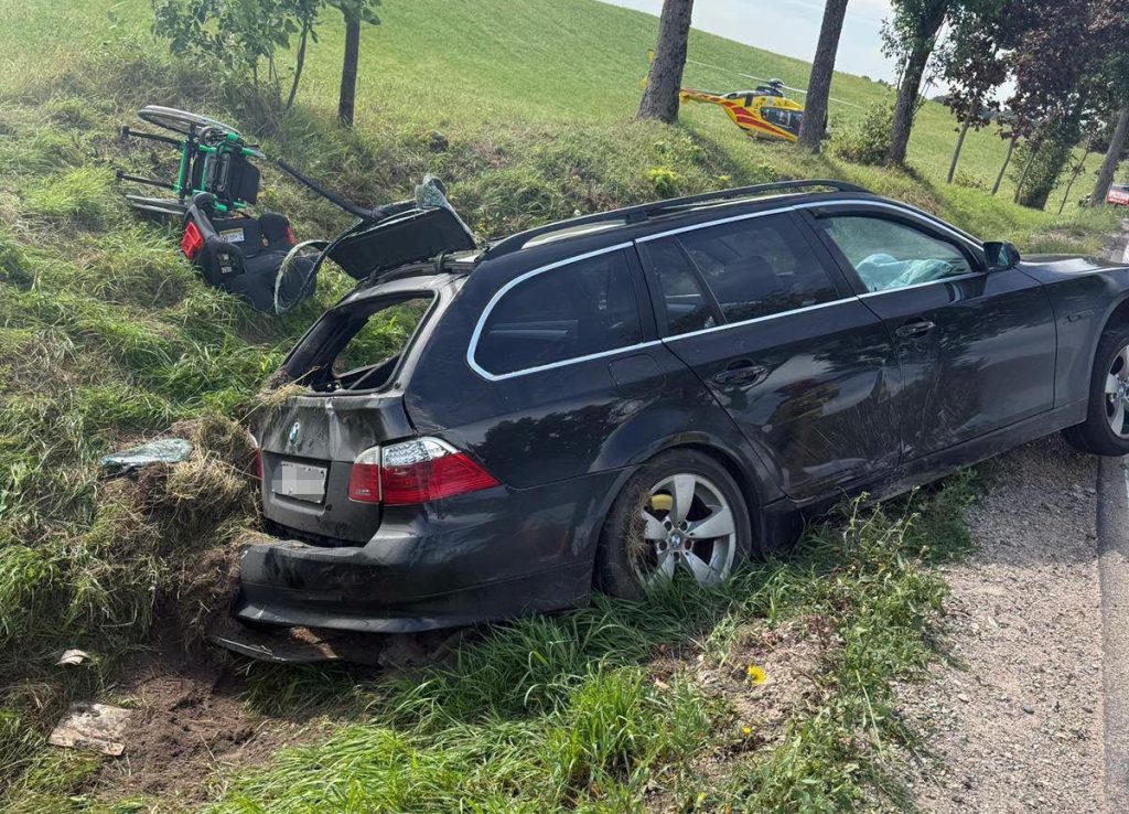 Zderzenie dwóch aut. Lądował śmigłowiec LPR 1 wypadk giz