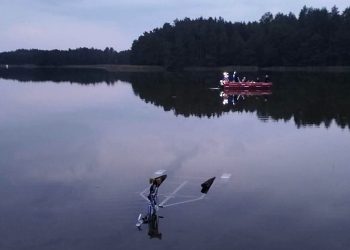 Tragiczny finał wypoczynku nad wodą. Wyłowiono ciało 37-letniego mężczyzny 3 zdj. OSP Wydminy