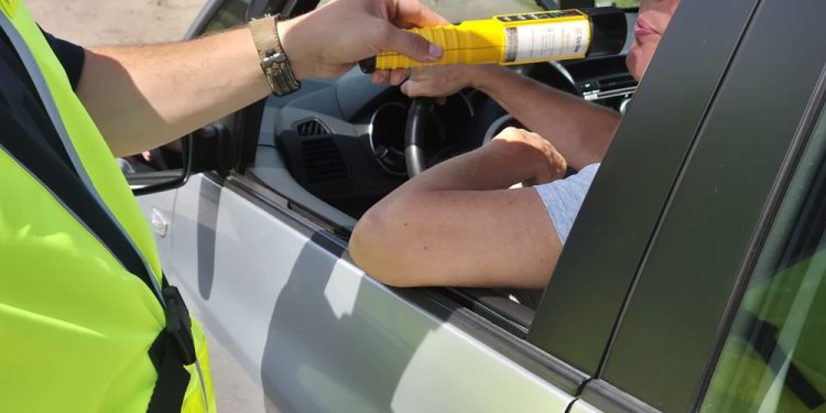 Nietrzeźwi kierowcy wpadli dzięki obywatelskim zgłoszeniom 1 zdj. KPP w Piszu