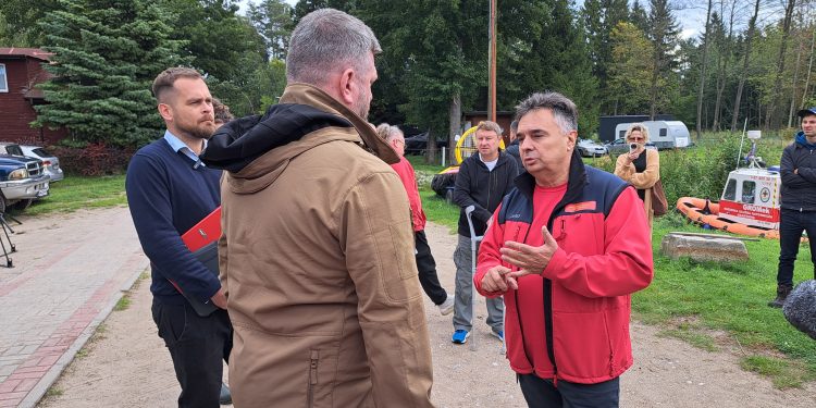 Komornik wkroczył do bazy Mazurskiej Służby Ratowniczej w Okartowie 1 Fot. Radio 5