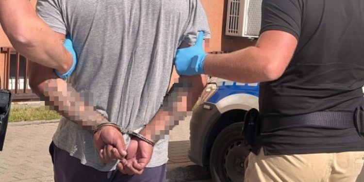 Pobił i okradł starszego mężczyznę. Grozi mu 15 lat więzienia 1 Źródło: KMP Suwałki