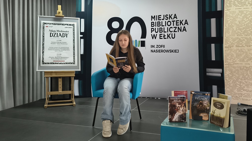 XV edycja Narodowego Czytania. W bibliotece zabrzmiały "Dziady" 8 Narodowe Czytanie Elk 2026 3