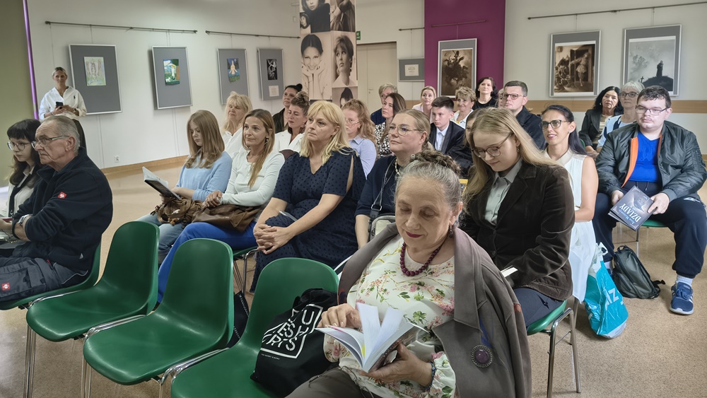 XV edycja Narodowego Czytania. W bibliotece zabrzmiały "Dziady" 6 Narodowe Czytanie Elk 2026 8