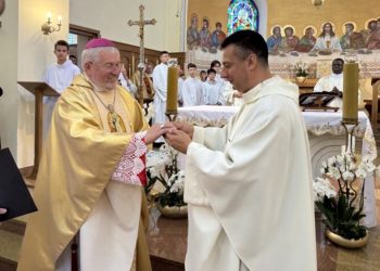 Nowy proboszcz parafii pw. Świętych Apostołów Piotra i Pawła w Suwałkach 2 Nowy proboszcz parafii pw. Swietych Apostolow Piotra i Pawla w Suwalkach 1