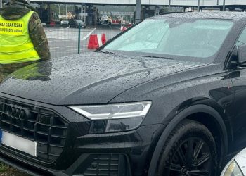 Odzyskany pojazd na przejściu w Kuźnicy 8 Odzyskany pojazd na przejsciu w Kuznicy 1