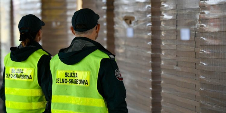 Podrobione opakowania papierosow