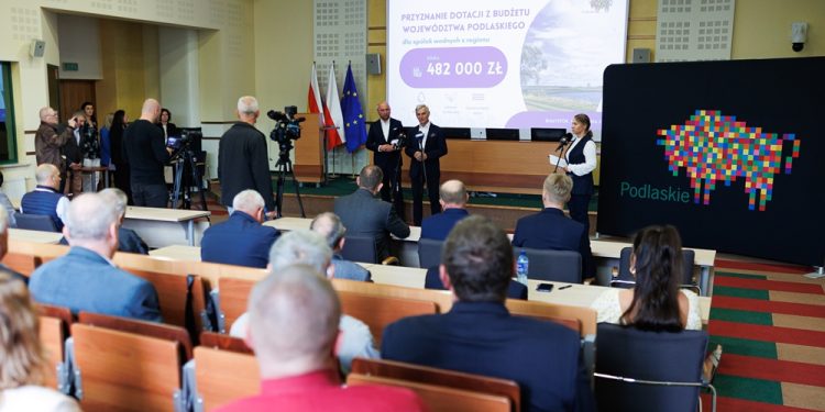 Prawie pol miliona zlotych dla spolek wodnych