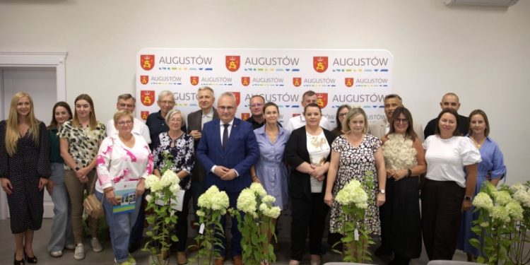 „Augustowskie ogrody i balkony przyjazne pszczołom 2026" 1 a9