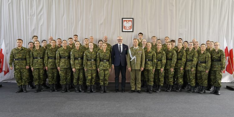 Złożyli ślubowanie. Przed nimi nowe wyzwania 1 Fot. WMOSG