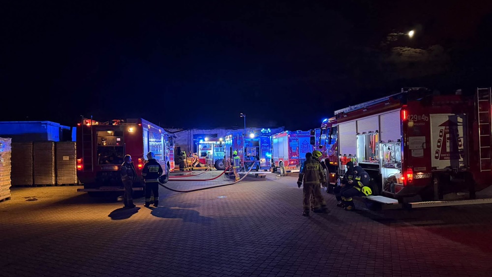 Ogromny pożar w Szczuczynie. Straty wstępnie oszacowano na 5 mln zł 7 zdj. OSP Szczuczyn 3