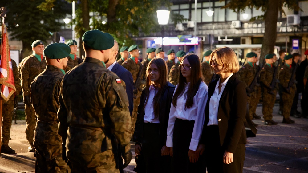 Ełczanie oddali hołd poległym w II wojnie światowej 8 zdj. UM w Elku 9