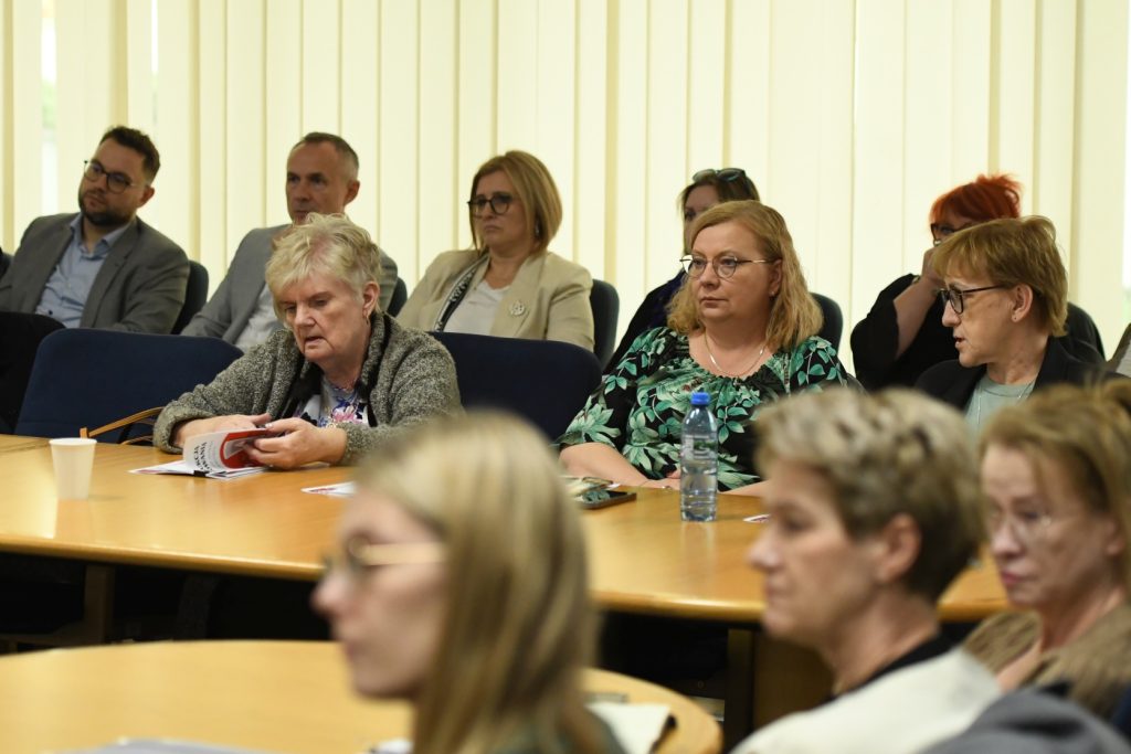 Spotkanie poświęcone bezpieczeństwu dzieci 15 012