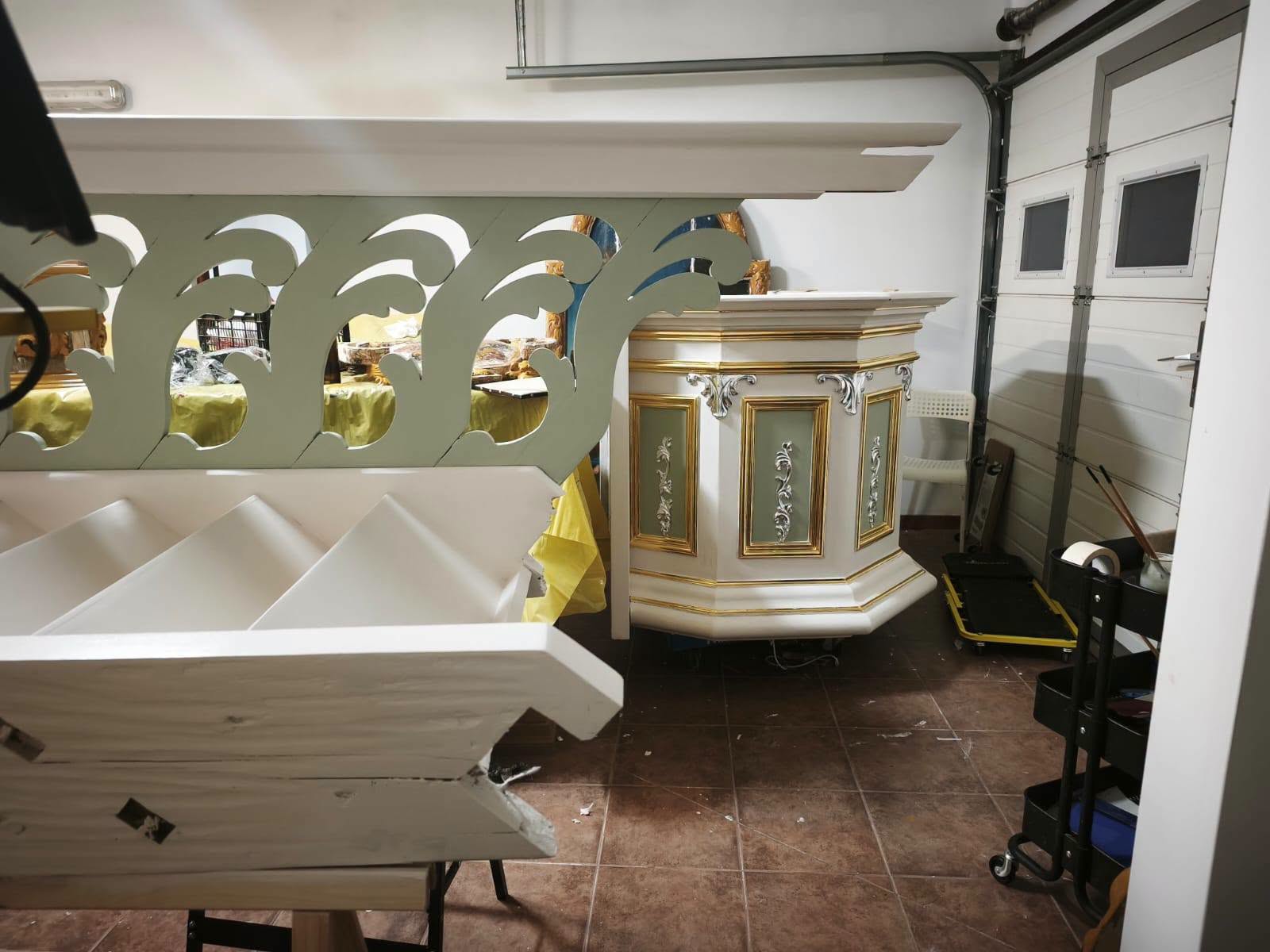 Wiżajny. Zabytkowa ambona w kościele odzyskała dawny blask 4 853048473 2937495523255133 4101729636291463034 n