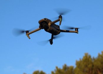 DJI Agras w nowoczesnym rolnictwie – jak dron rewolucjonizuje opryski i nawożenie upraw? 3 DJI Agras