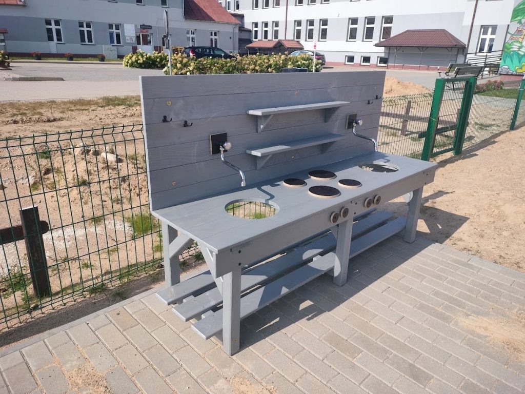 Nowy, ekologiczny plac zabaw przy Szkole Podstawowej w Słobódce 1 SŁOBÓDKA