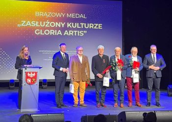 Zbigniew Mieruński z medalem „Zasłużony Kulturze Gloria Artis” 4 Zbigniew Mieruński