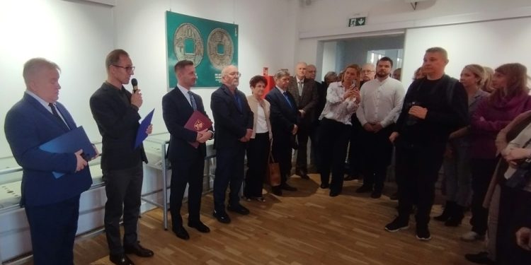 Ełccy numizmatycy świętują- powstała wspaniała wystawa 1 a g