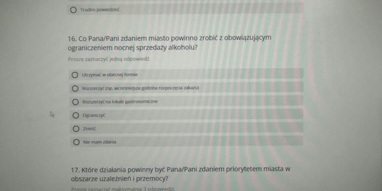 Co doskwiera Ełczanom i na jakie problemy są narażeni? 1 ankieta na str