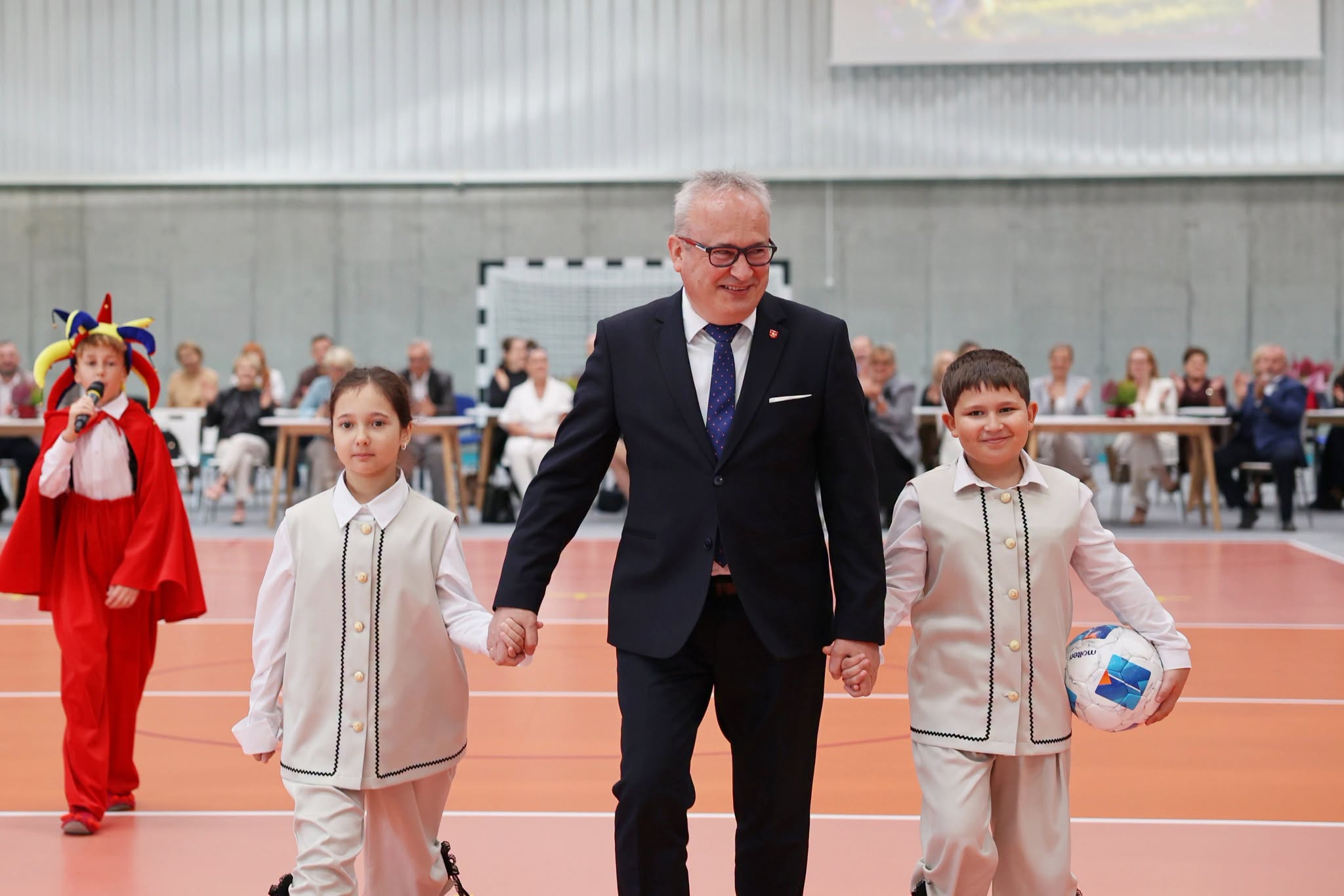 Nowa hala sportowa przy SP 2 otwarta 2 p