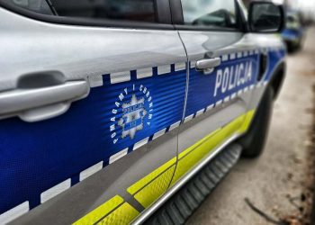 Wpadł pijany kierowca ciężarówki z naczepą 2 zdj. KPP w Grajewie